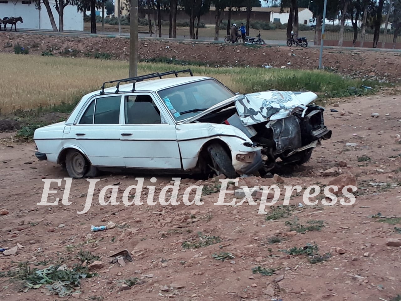 بالصور.. "مرسيدس 240" تحول سيدة إلى أشلاء بمدارة الطويلعات بإقليم سيدي بنور - الجديدة اكسبريس
